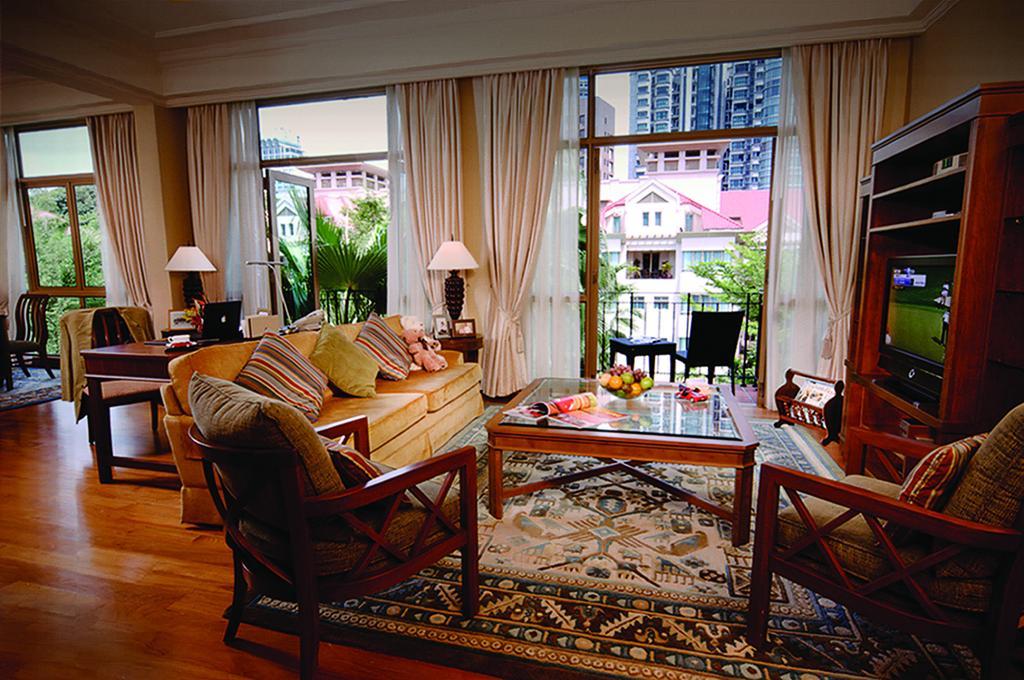 シンガポール ツリートップス エグゼクティブ レジデンシズアパートホテル 部屋 写真